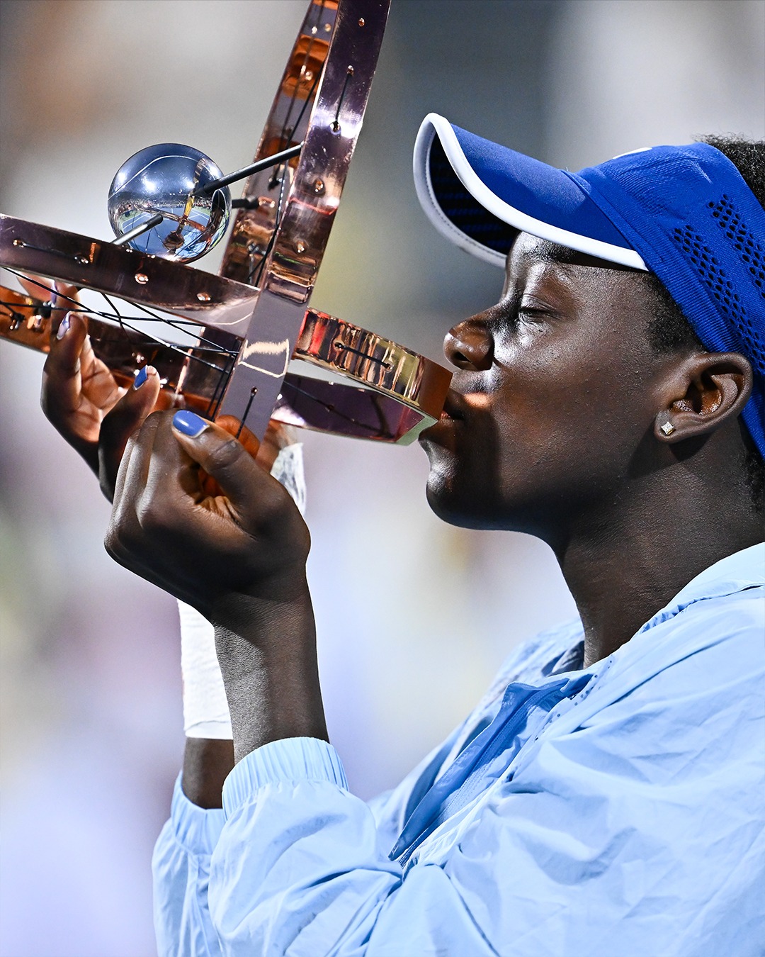 # IMAGES DE  LA VICTOIRE INSPIRANTE   DE  VICTOIRE MBOKO