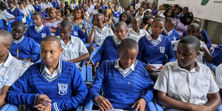 Mois Vert : les élèves du Lycée Wima engagés pour l’environnement