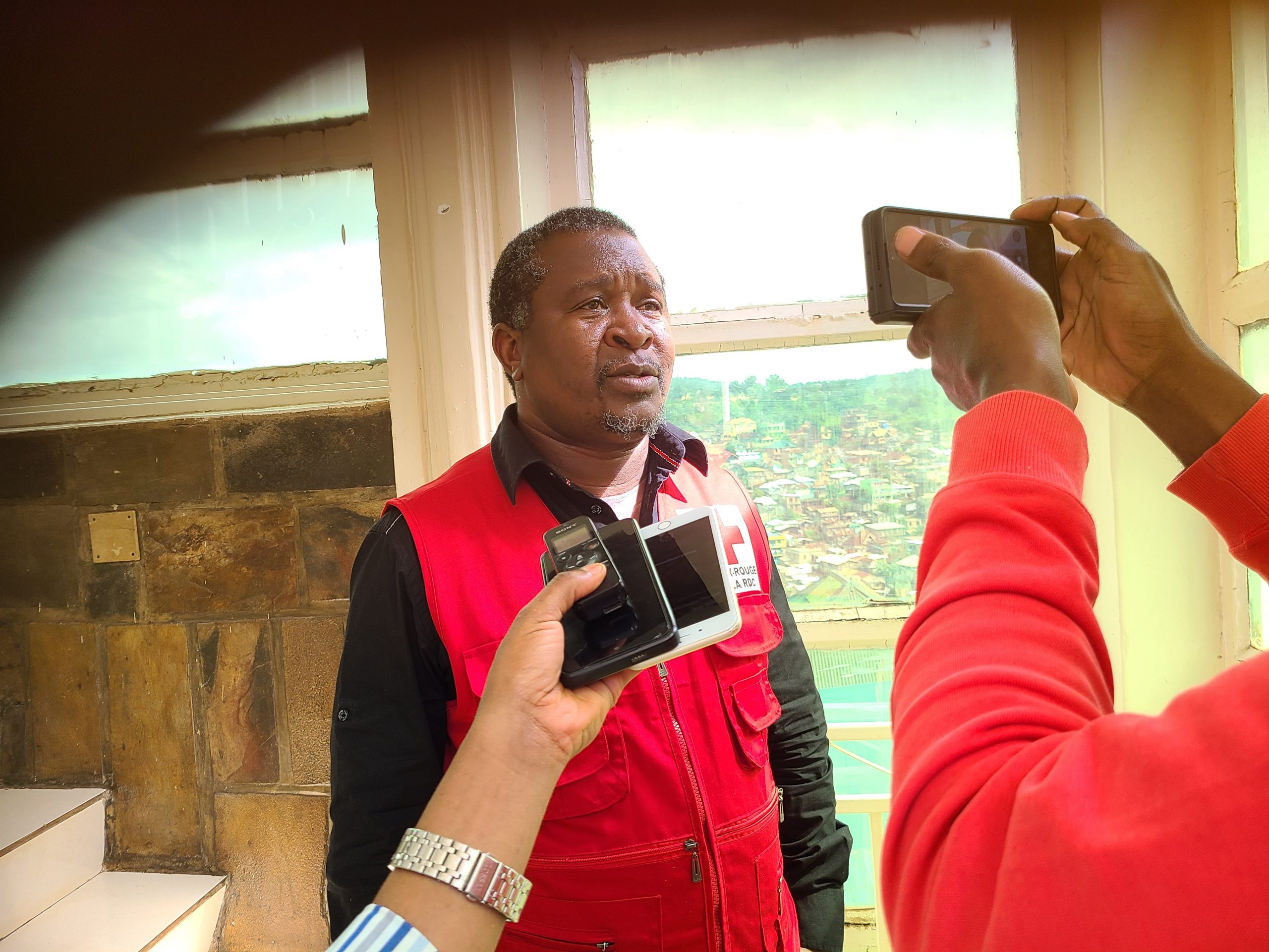 Bukavu : le prof Arthur Bisimwa appelle à des solutions concrètes pour ancrer l’économie circulaire dans la campagne PAPE