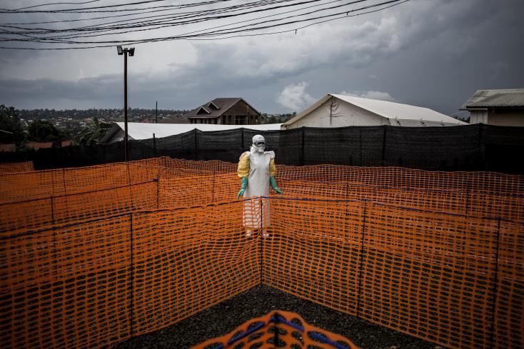 Ebola en RDC : l’OMS relève son niveau d’alerte internationale
