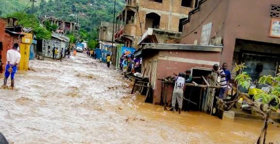 Uvira : 30 ménages sinistrés après les inondations de la rivière Kalimabenge