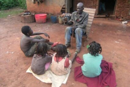 RDC :  » la place des grands-parents tend à s&rsquo;effacer dans certaines familles » ( Dr. Byenda)