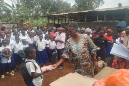Sud-Kivu : des kits scolaires pour 350 orphelins de Kamakombe